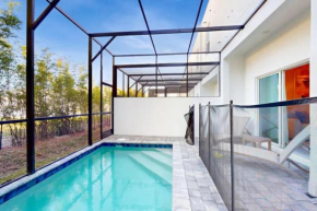 Spacious 5BR w Pool Close to Disney and Universal